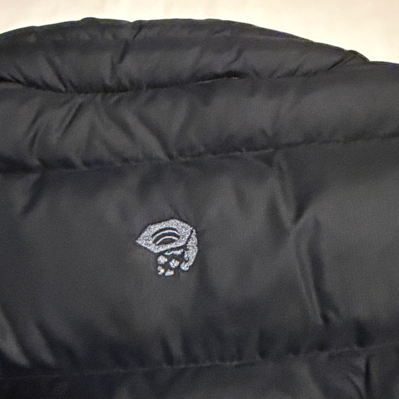 Women’s Mountain Hardwear Black Puffer Jacket - Picture 6 of 6